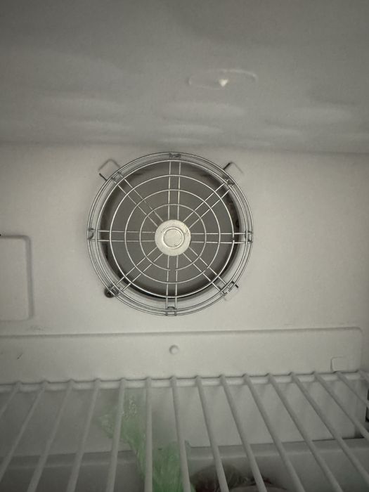 Морозильна камера beko FNE1072