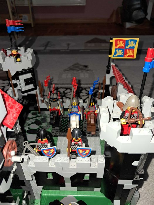 Lego 6086 black knight castle