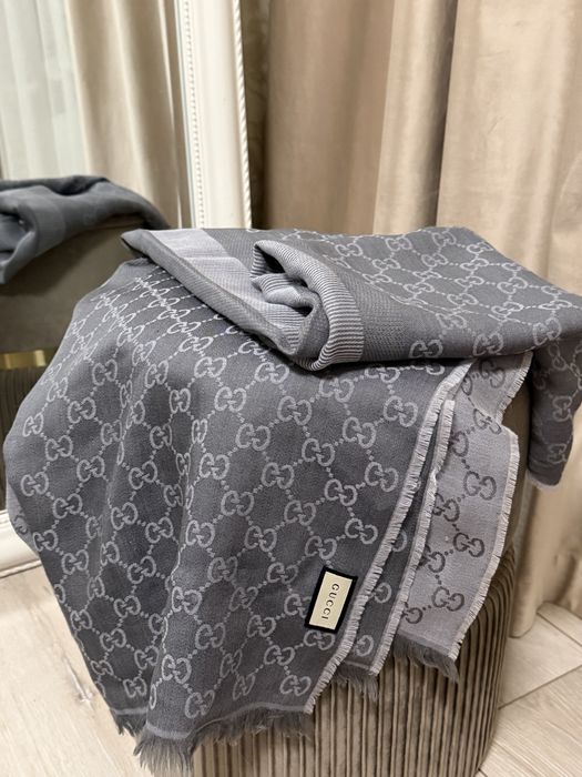 Серый платок шарф GUCCI оригинал из шерсти и шелка