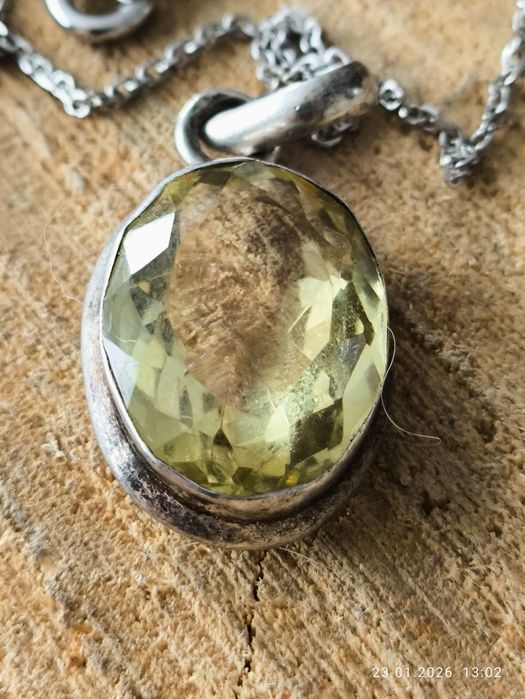Zawieszka srebrna z cytrynem na łańcuszku.  Vintage