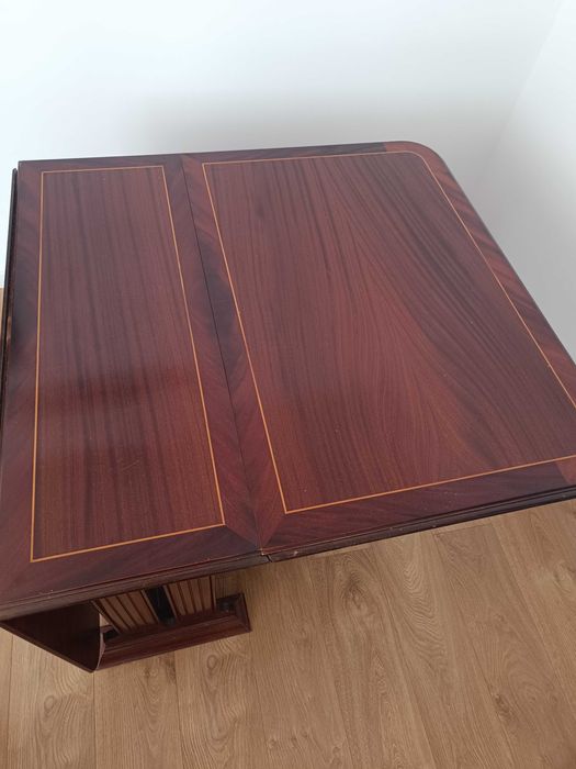 Mesa de Jantar + 2 Cadeiras