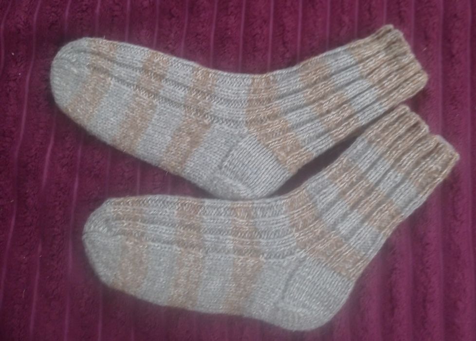 Продаю тепленькі в'язані шкарпетки