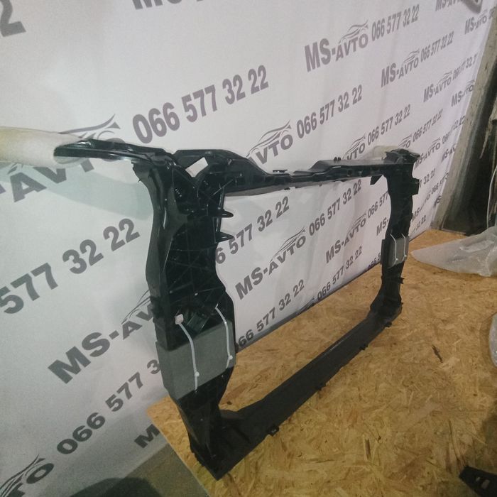 Установочна панель телевізор Audi q5  17- 2.0 AWD