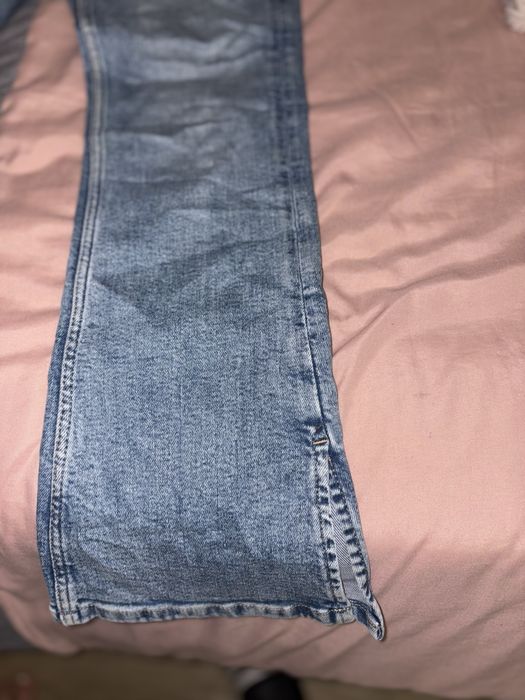 Calcas de ganga azuis clara perfeitas para oferecer à sua filha etc