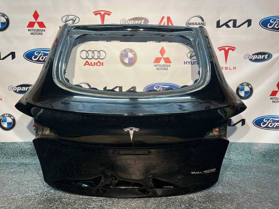 Кришка багажника Ляда Tesla Model Y 1493410-EC-A