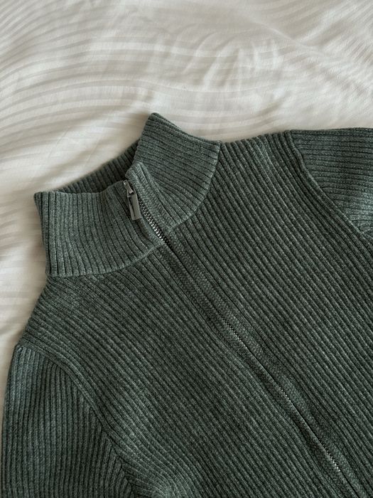 Кофта на замку bershka S