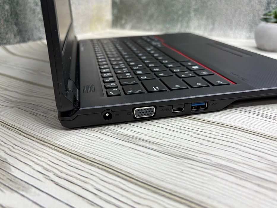 Fujitsu LifeBook E449 14\i3-7020U\8GB\SSD256GB\2020рік\Type-c\ГАРАНТІЯ