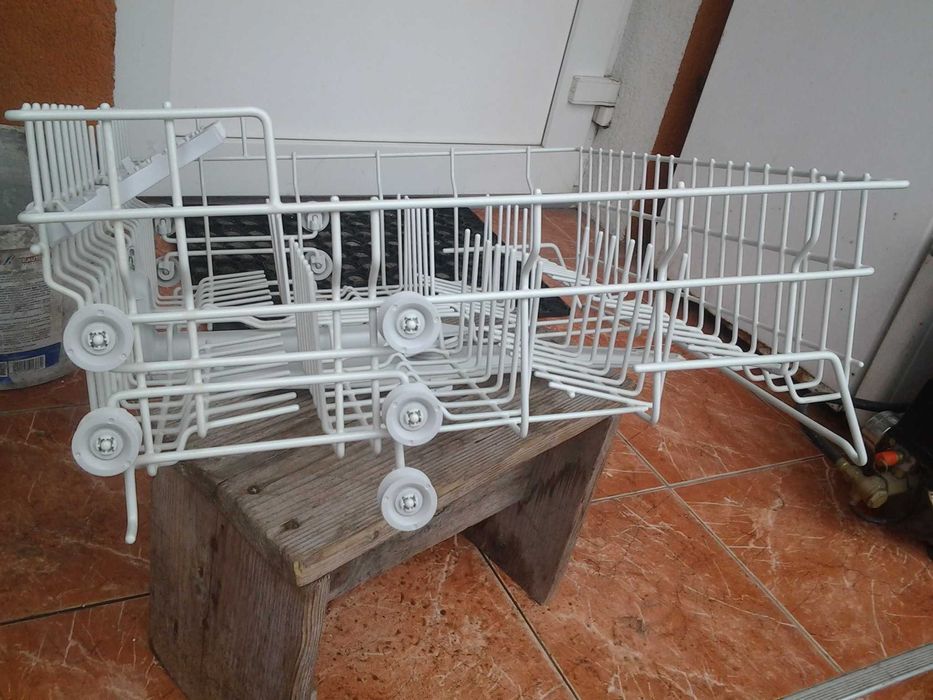 Корзина верхня нижня Посудомийка воsch,горенье, арістон,індезіт