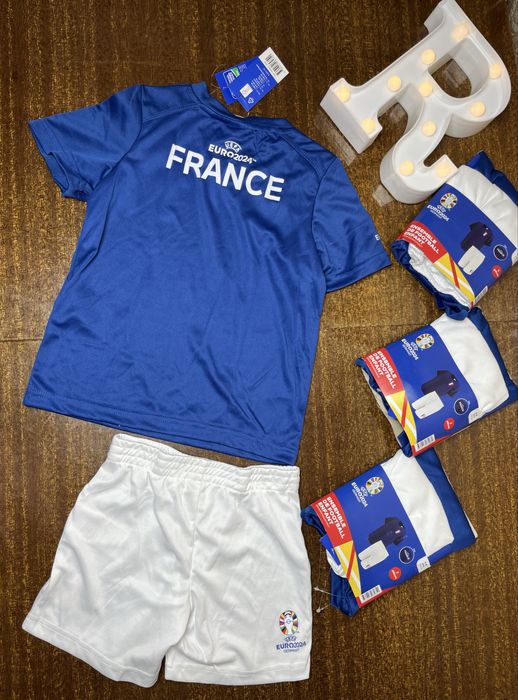 Дитяча футбольна форма костюм