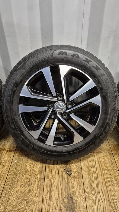 Felgi Koła OEM VW "Dublin" 16" 5x112 z oponami 205/60 R16 Golf 8 7 6 Touran Caddy