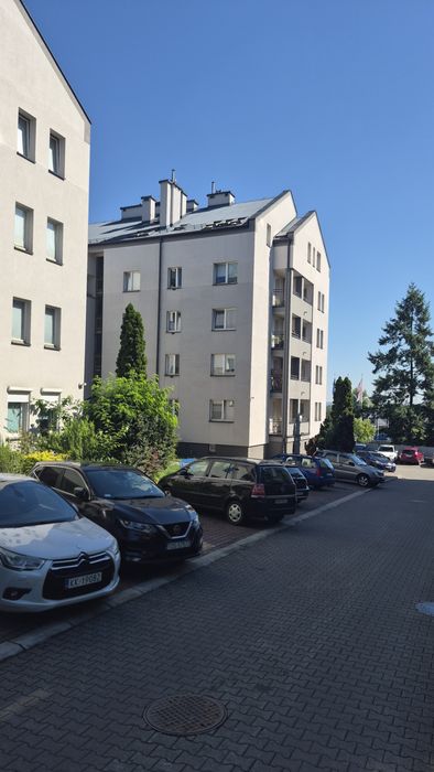 3  pokoje,blisko farmacji, szpit.uniwesyteckiego, ul. Prof.Seweryna 3a, wejście także od Wielickiej, możliwość wystawienia faktury vat.