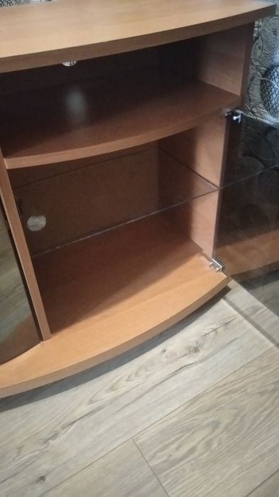 Тумбочка під телевізор