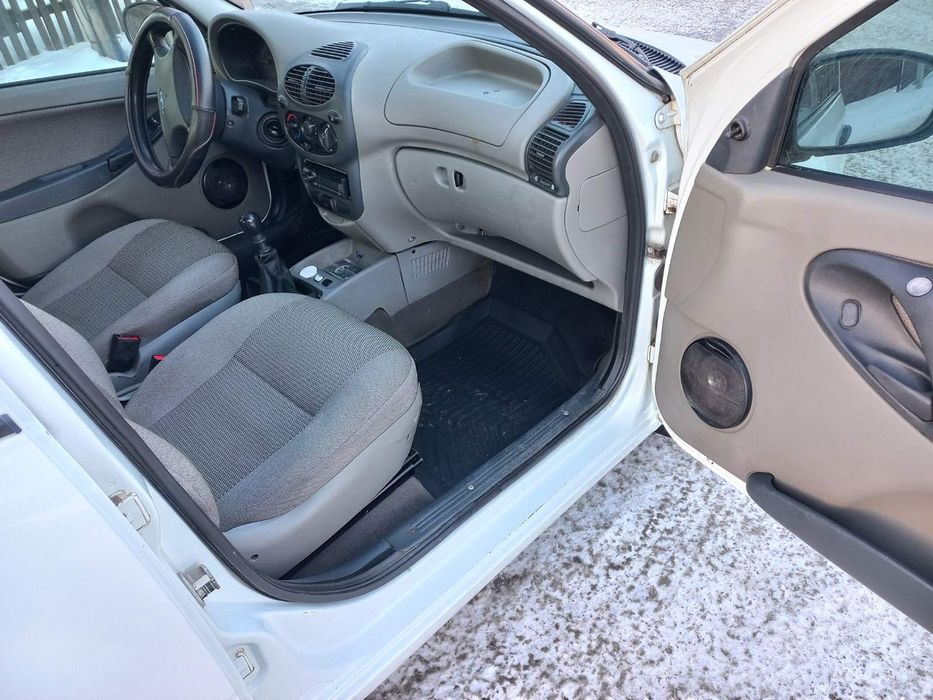 ВАЗ 1118 "Калина" 2009рік 1.6і газ4