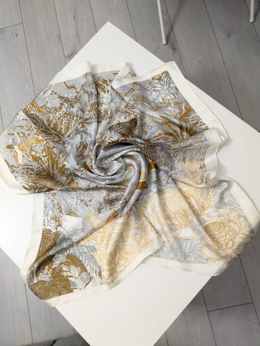 Apaszka old money boho złoty las 70x70 cm