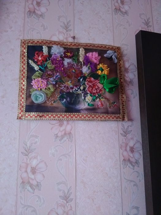 картины бисером и лентами.