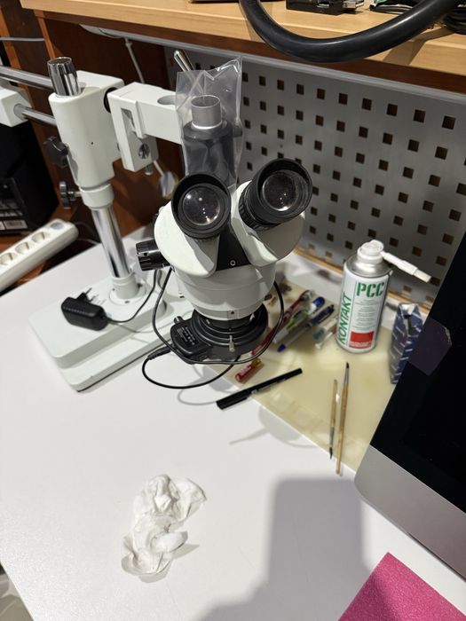 Тринокулярный микроскоп