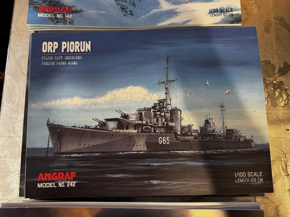 Angraf -ok- 140 szt.  - okręty, czołgi, samoloty …