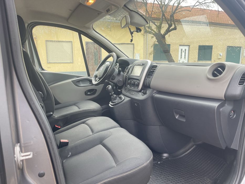 Renault Traffic 9 lugares