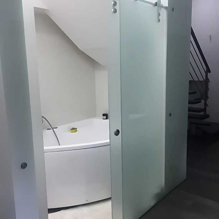 Продається 4-кімнатна квартира в центрі