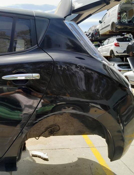 Painel trás direito NISSAN Leaf EV (ZE0)