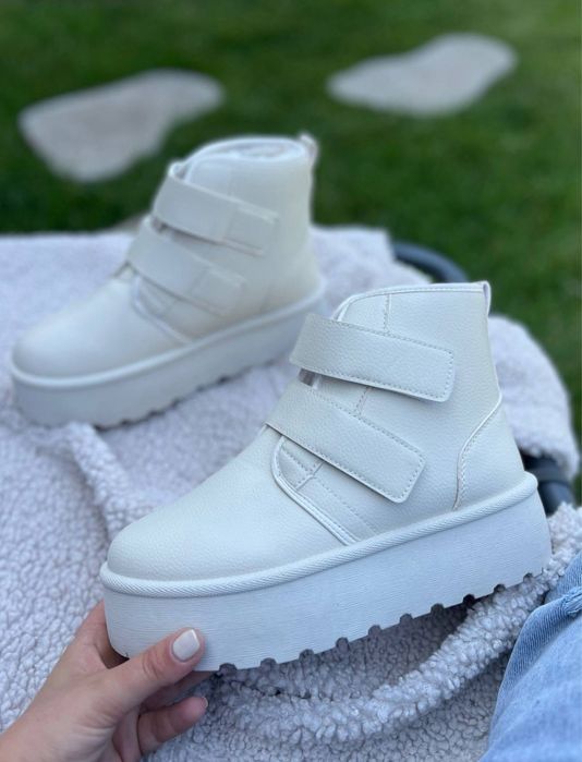 Уггі,унти, ботинки жіночі зимові молочні, світло сірі