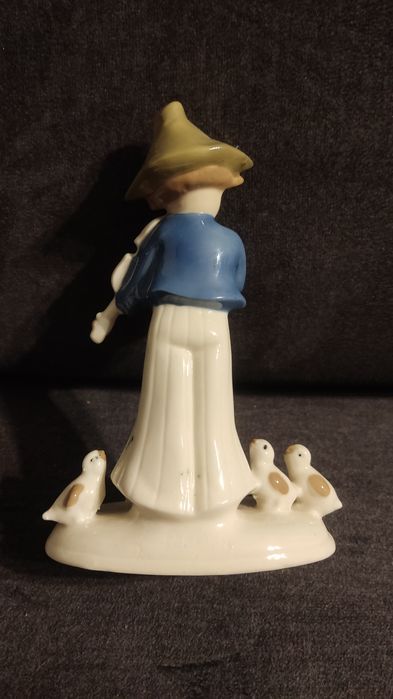 Porcelanowa sygnowana niemiecka figurka