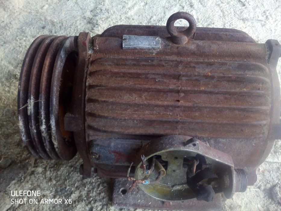 продам мотор 7.5кв