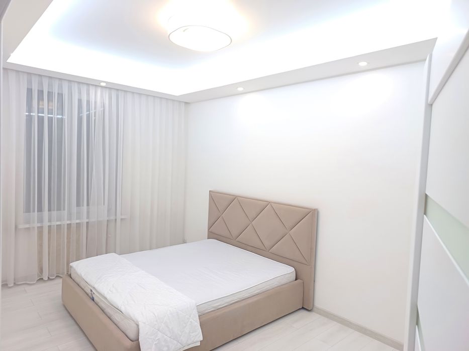 Сдам 2 кв.пр-ктСвободы с шикарным видом на сквер с фонтанами 20000 грн