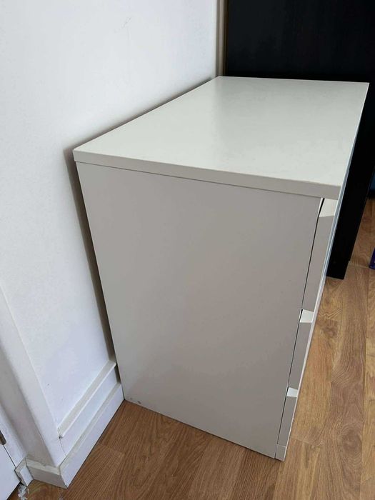 Cômoda branca 3 gavetas