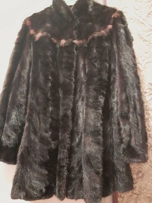 Продам Норковую шубу