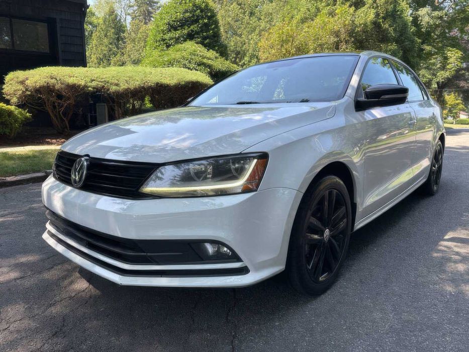 Volkswagen Jetta      2018