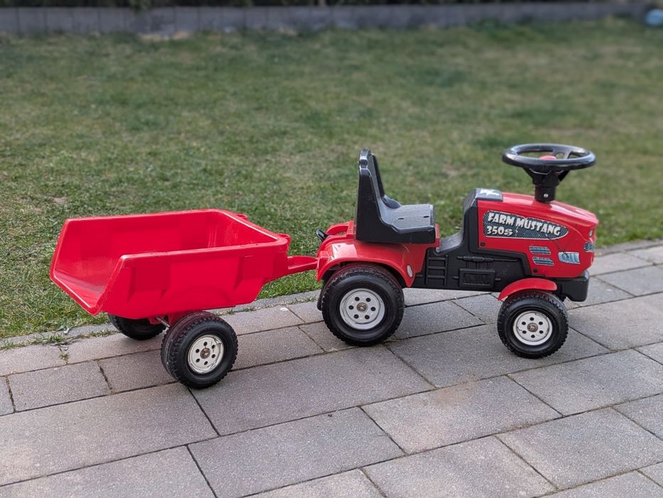 Zabawki ogrodowe: traktor, kosiarka i samochody