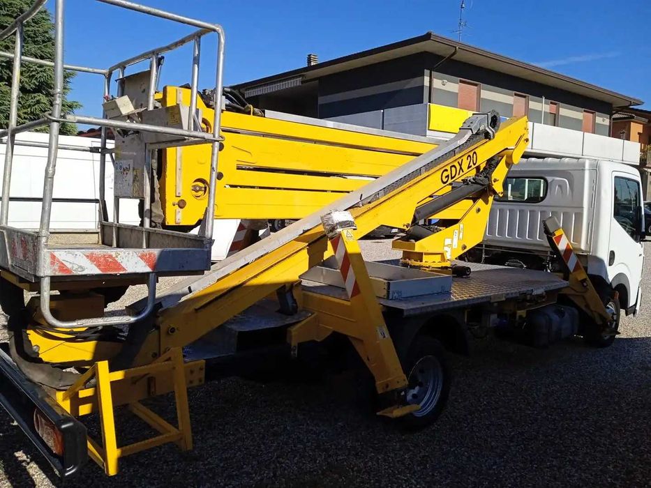 Aluguer plataforma cesta s/ veículo, altura até 20m