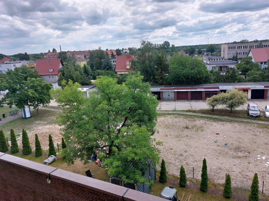 Żagań, trzy pokoje, trzecie piętro, cena 340 000 zł.