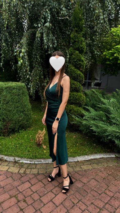 Сукні,костюм,піджак розмір s-m ,всі одягались 1 раз ,стан ідеальний