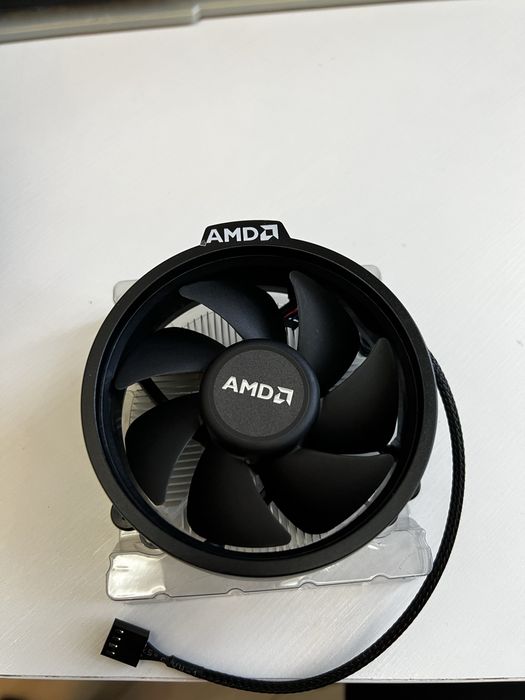 Кулер AMD  для Ryzen 5 5600