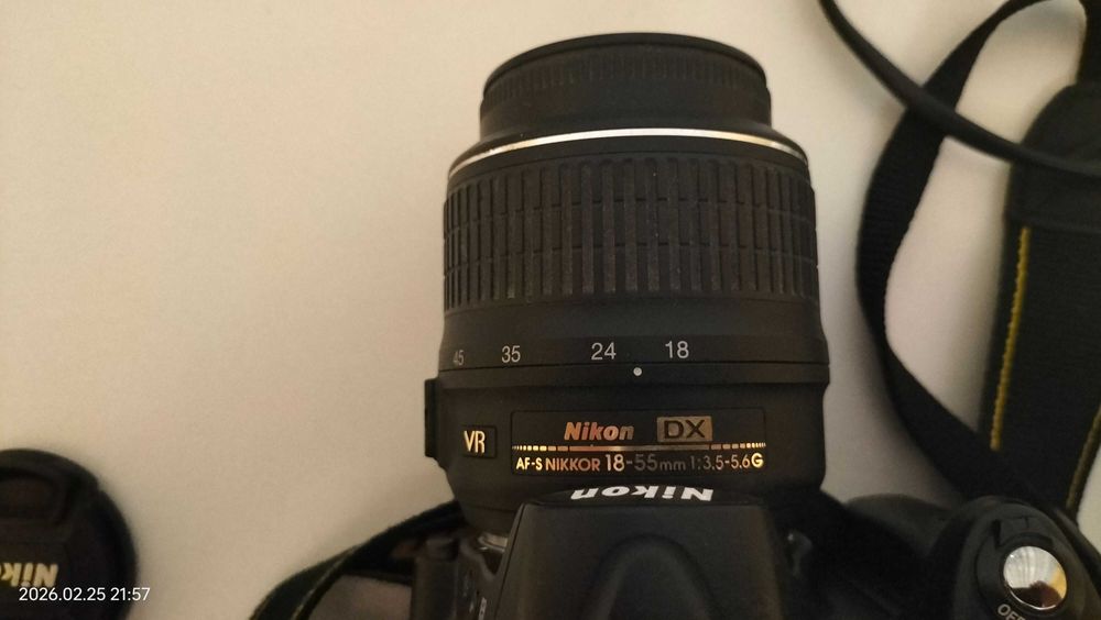 Фотоапарат Nikon D5000