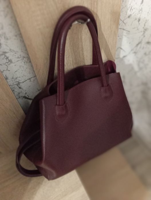 Елегантна , зручна сумка.