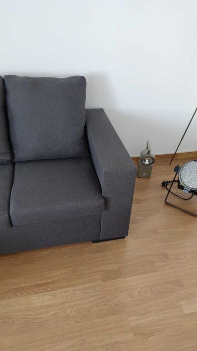 Sofá com 2 anos de uso.