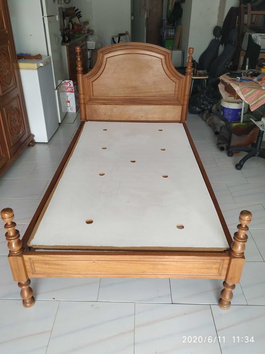 - Pine Wood Bed in Honey Color64585179433347120