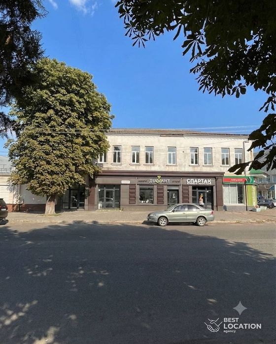 Продаж приміщень 1-го та 2-го поверхів з окремим входом, 220 м2 у м. Сміла