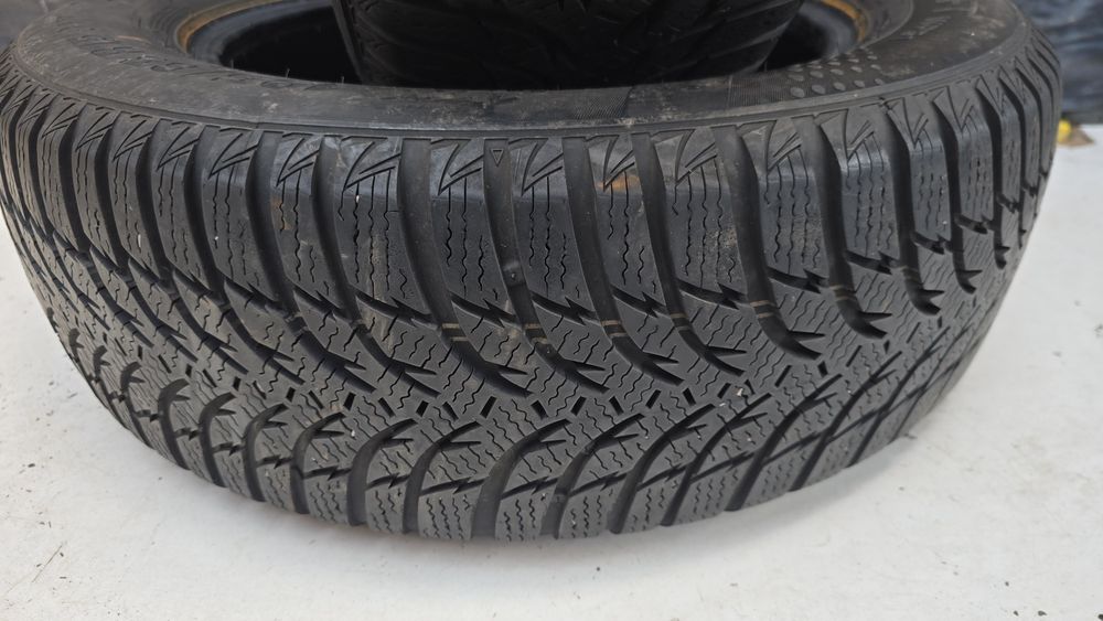 S16 2 x 195/65R15 Kumho WinterCraft WP51 91T opony zimowe używane