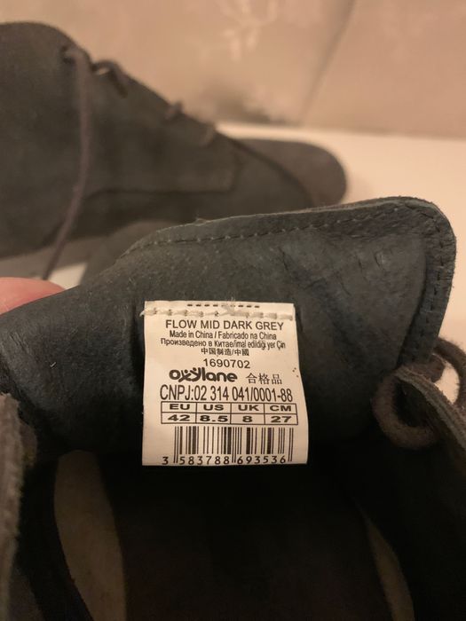 Botas cano curto em cinzento