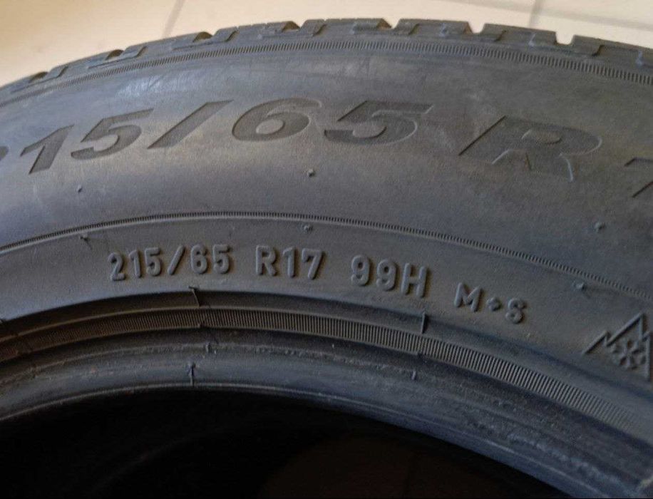 Комплект шин б/у 215/65R17 99H Pirelli Winter Scorpion