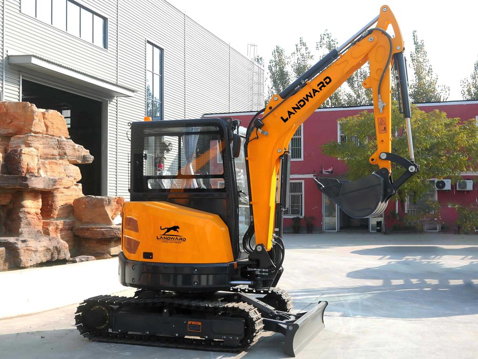 Mini Giratória LANDWARD LW35E 3500KG Motor Kubota