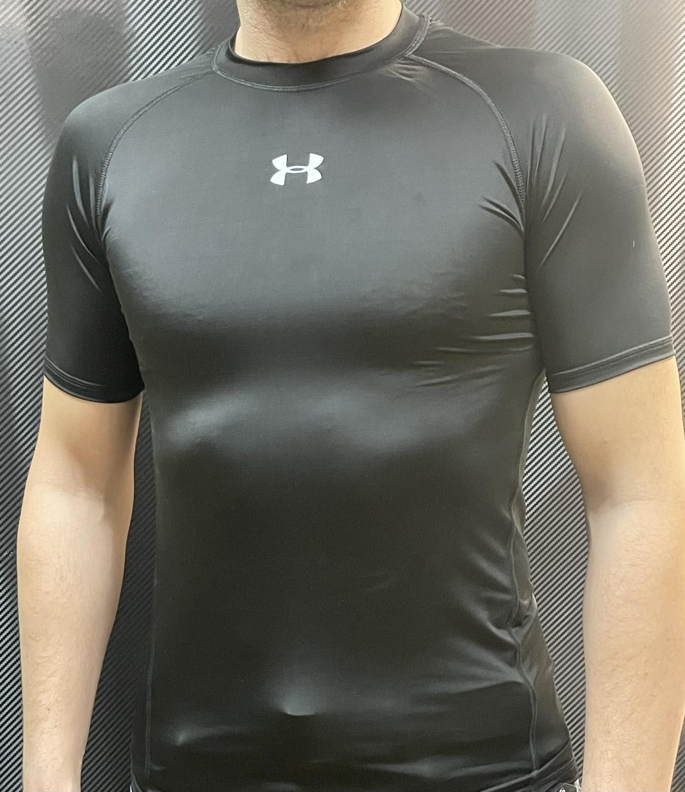 Компрессионная футболка Under Armor: 550 грн. - Спортивные футболки и ...