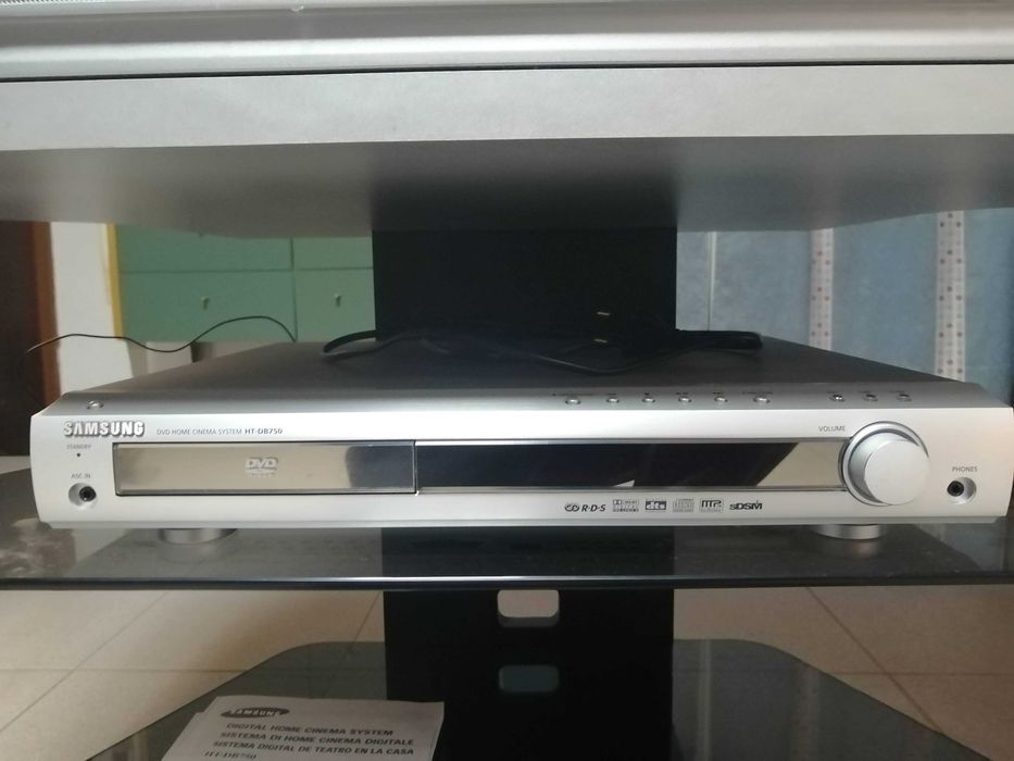 Televisão + móvel + sistema de som 5.1