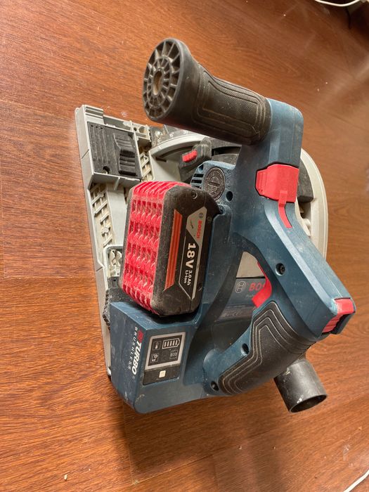 Serra Circular Bosch 18V Profissional Brushless + Bateria + carregador