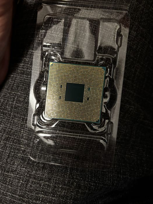 Procesor AMD Ryzen 3 2200G, 3,5 GHz, 4MB
