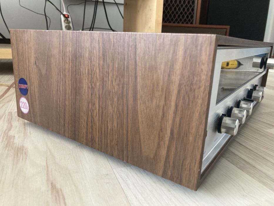 Sansui 210 amplituner